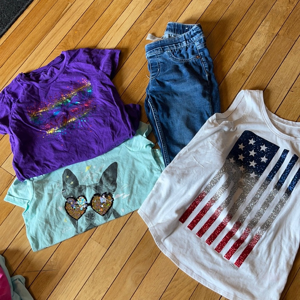 Lot of 4 girls tee shirts and jeans size 10/12